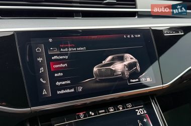 Седан Audi A8 2022 в Киеве