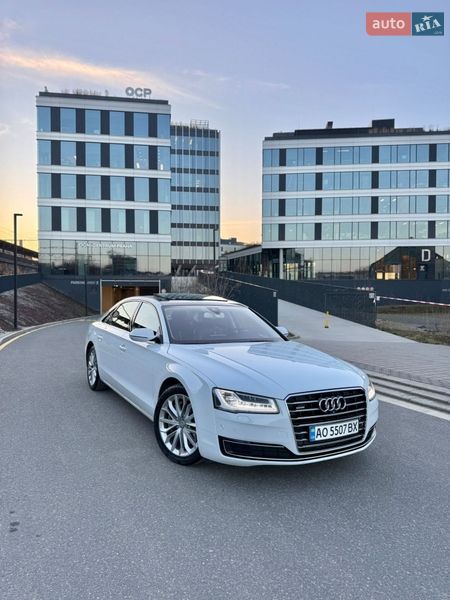 Седан Audi A8 2014 в Ужгороде