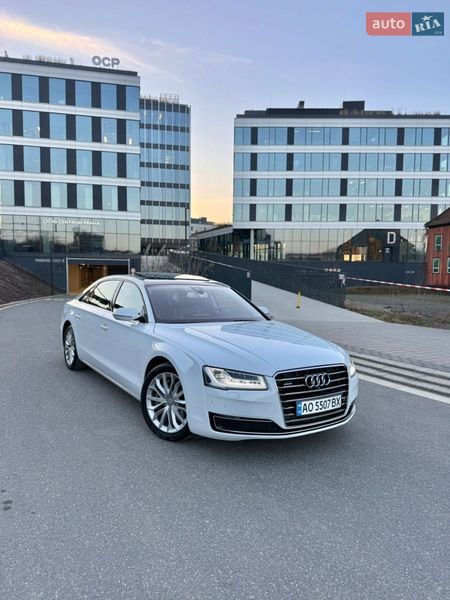 Седан Audi A8 2014 в Ужгороде