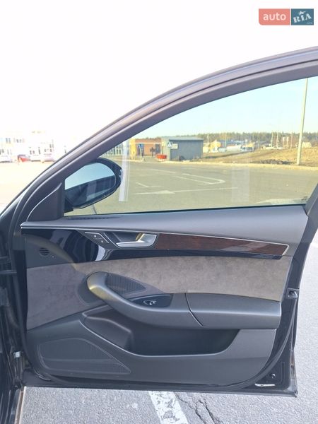 Седан Audi A8 2014 в Киеве