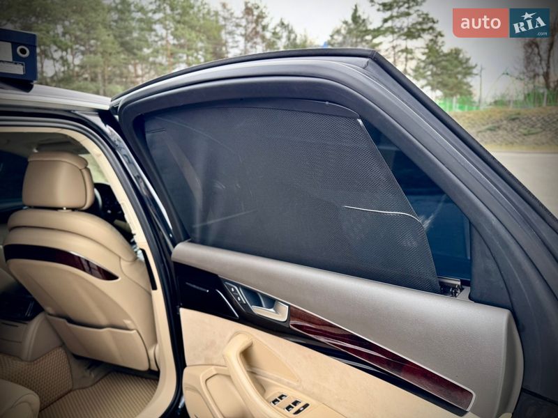 Седан Audi A8 2013 в Львове