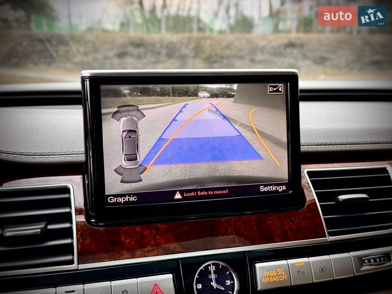 Седан Audi A8 2013 в Львове