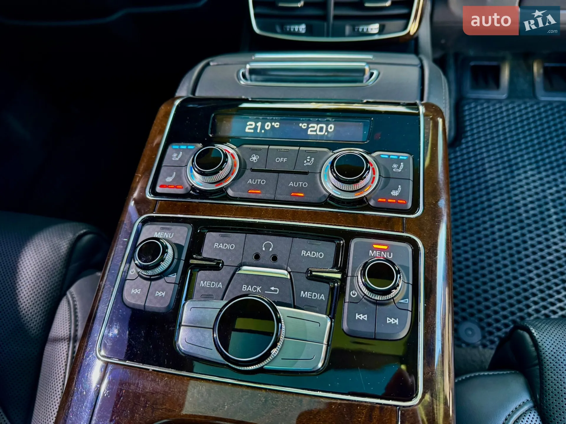 2015 Audi A8 - мініатюра 18