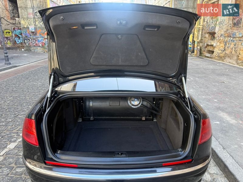 Седан Audi A8 2006 в Одессе