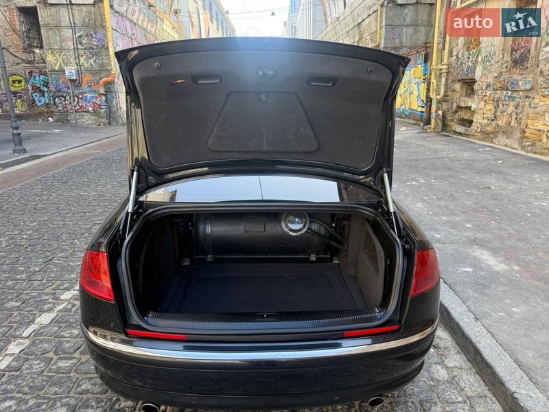 Седан Audi A8 2006 в Одессе