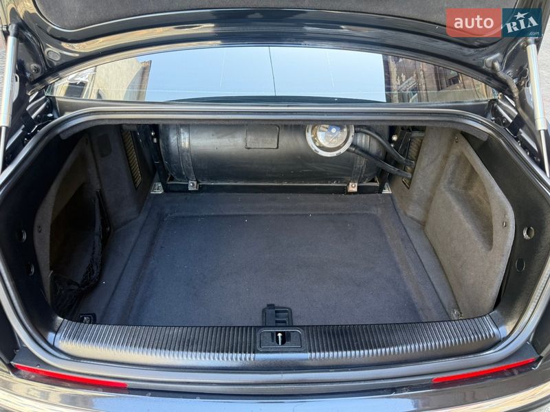 Седан Audi A8 2006 в Одессе