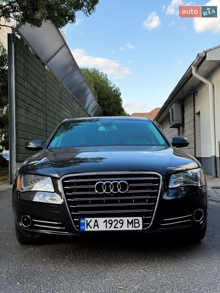 Седан Audi A8 2014 в Береговому