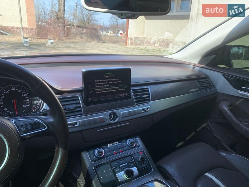 Седан Audi A8 2012 в Черновцах