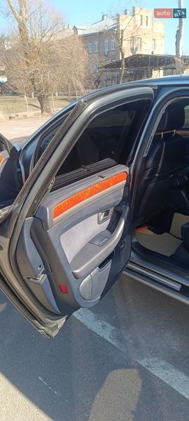 Седан Audi A8 2004 в Киеве