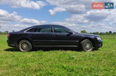 Седан Audi A8 2004 в Зенькове
