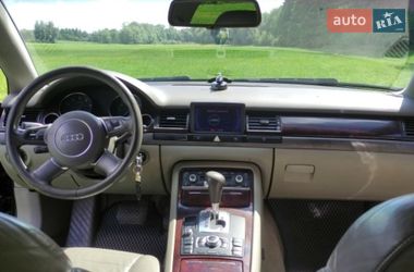 Седан Audi A8 2004 в Зенькове