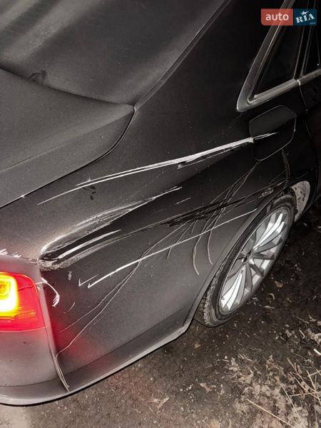 Седан Audi A8 2013 в Львове