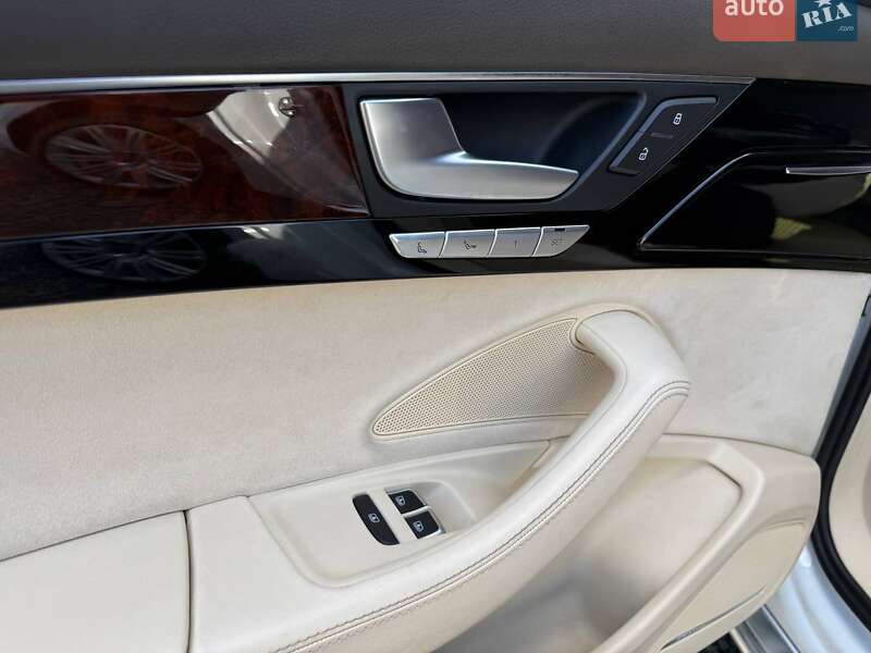 Седан Audi A8 2012 в Хмельницком