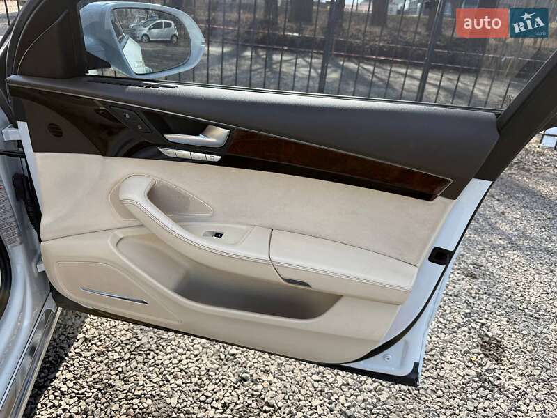 Седан Audi A8 2012 в Хмельницком