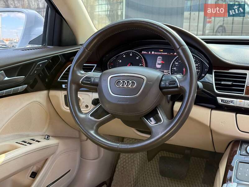 Седан Audi A8 2012 в Хмельницком