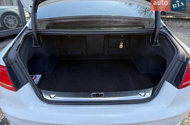 Седан Audi A8 2012 в Хмельницком