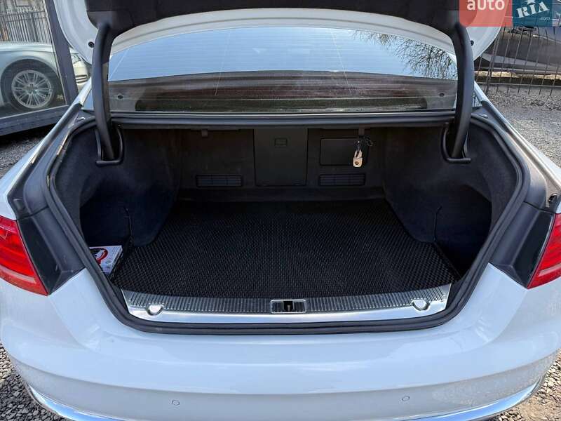 Седан Audi A8 2012 в Хмельницком