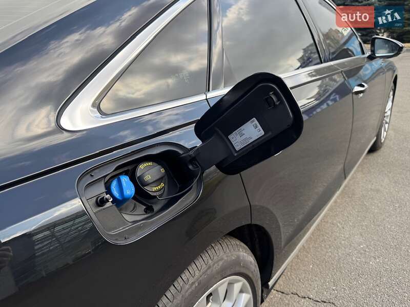 Седан Audi A8 2025 в Києві