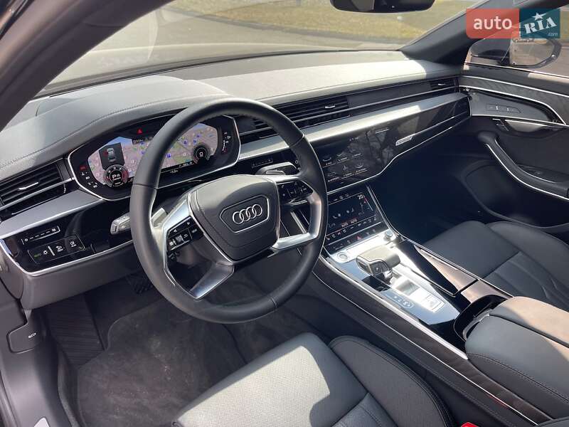 Седан Audi A8 2025 в Києві