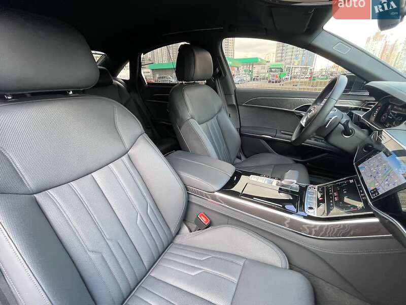 Седан Audi A8 2025 в Києві