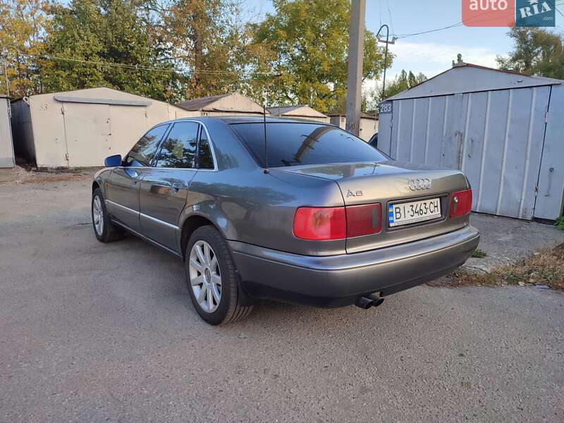 Седан Audi A8 1996 в Кременчуці