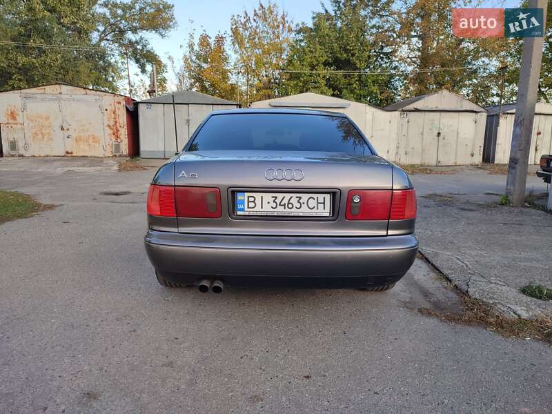 Седан Audi A8 1996 в Кременчуці