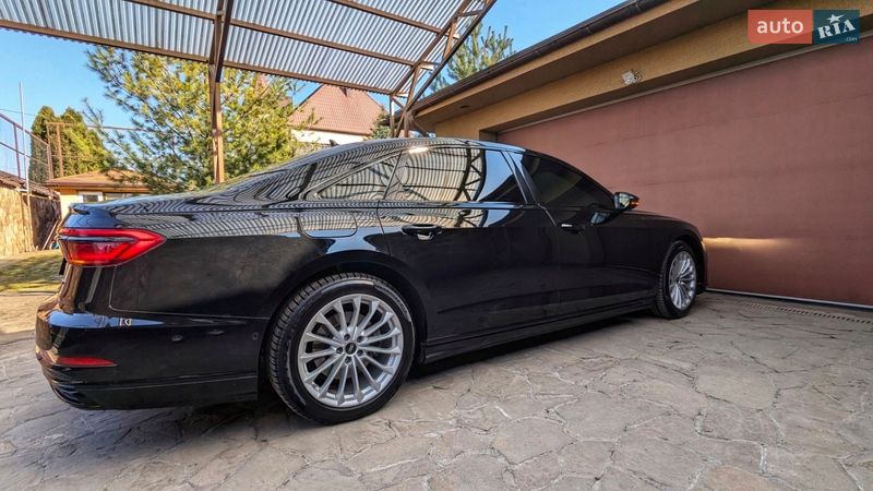 Седан Audi A8 2020 в Ровно