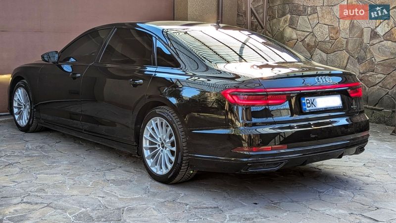 Седан Audi A8 2020 в Ровно