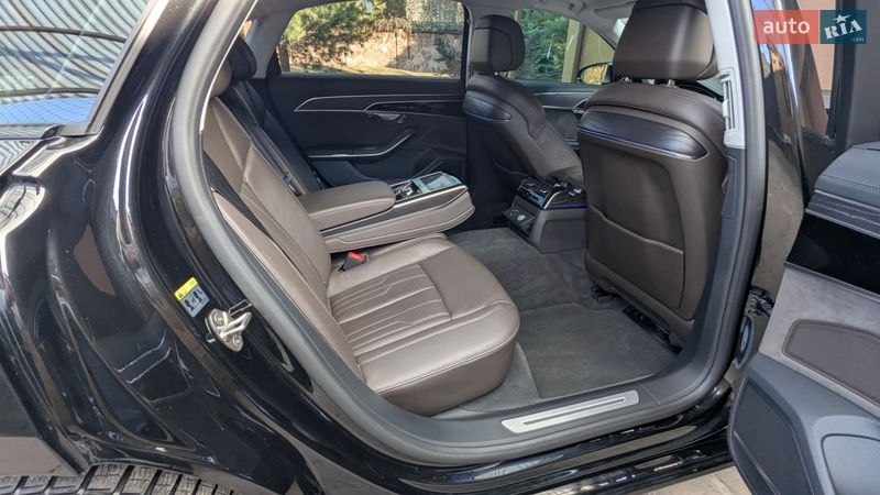 Седан Audi A8 2020 в Ровно