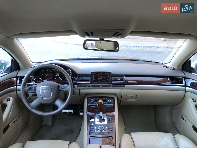 Седан Audi A8 2006 в Одессе