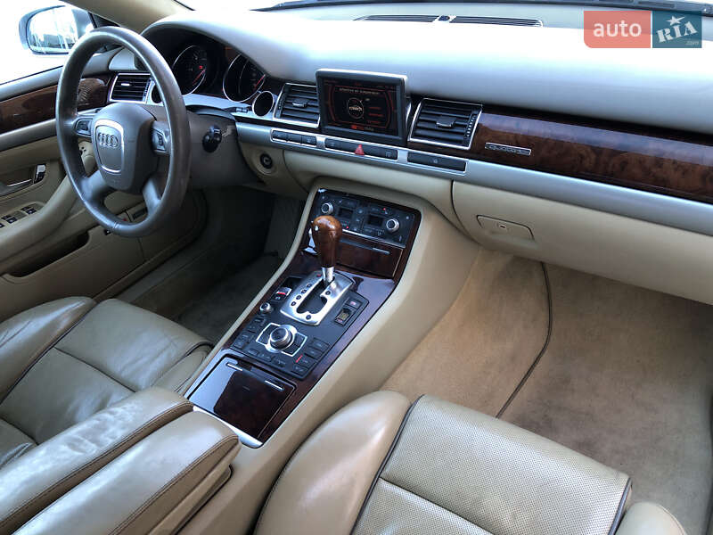 Седан Audi A8 2006 в Одессе