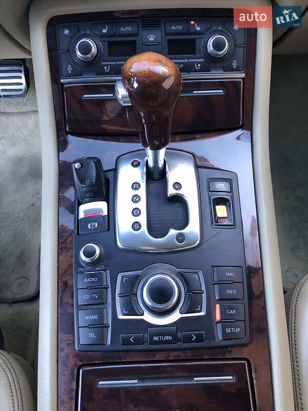 Седан Audi A8 2006 в Одессе