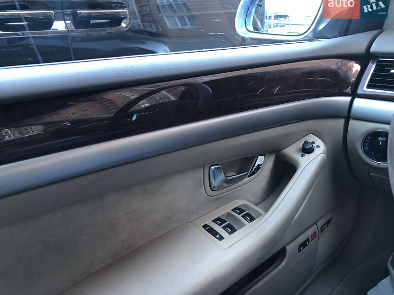 Седан Audi A8 2006 в Одессе