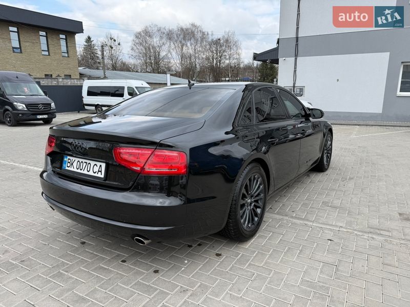 Седан Audi A8 2011 в Рівному
