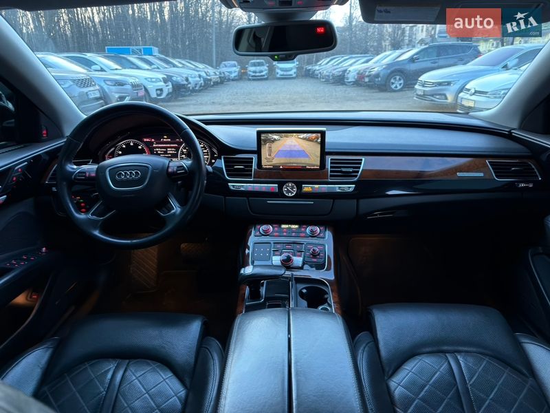 Седан Audi A8 2012 в Черновцах