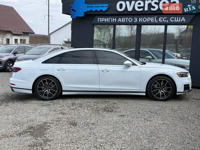 Седан Audi A8 2020 в Хмельницькому