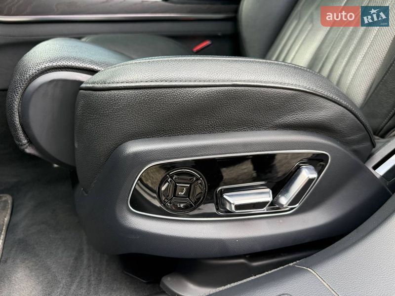 Седан Audi A8 2020 в Хмельницькому