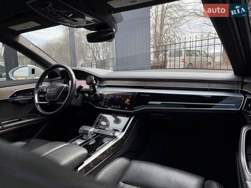 Седан Audi A8 2020 в Хмельницькому
