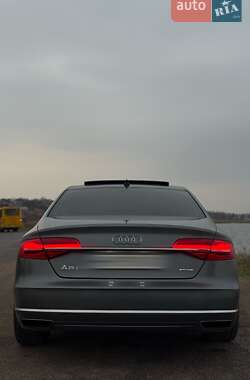 Седан Audi A8 2015 в Одесі