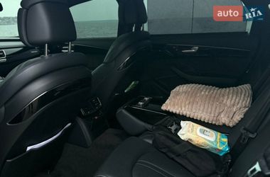 Седан Audi A8 2015 в Одесі