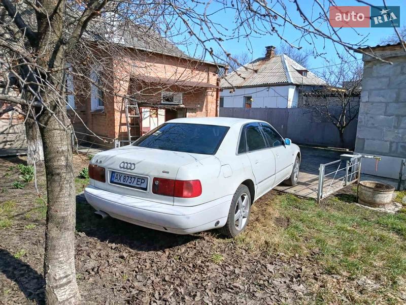 Седан Audi A8 1995 в Харькове