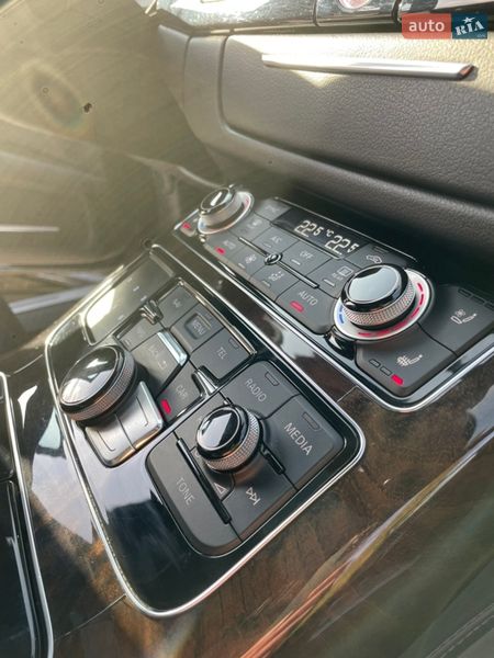Седан Audi A8 2013 в Кропивницком