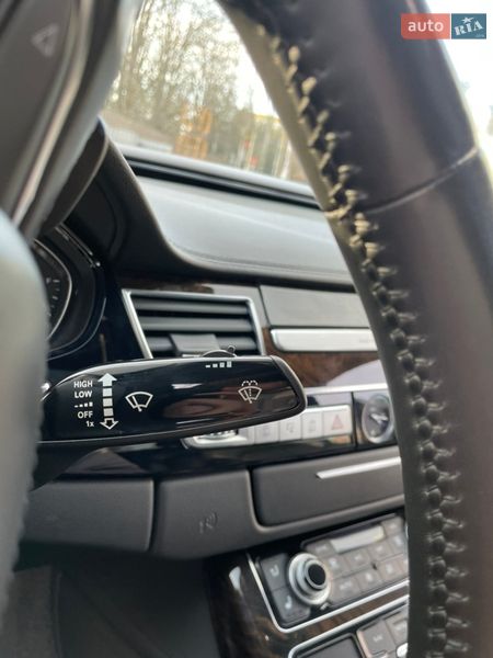 Седан Audi A8 2013 в Кропивницком