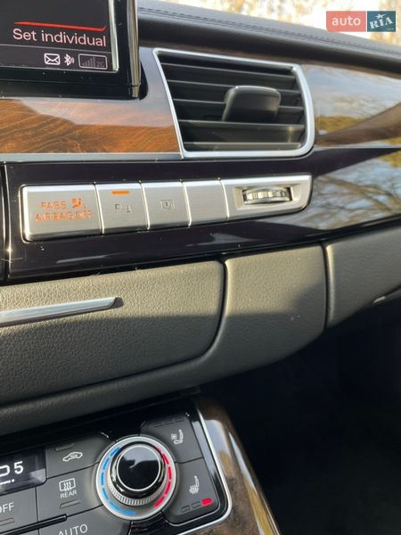 Седан Audi A8 2013 в Кропивницком