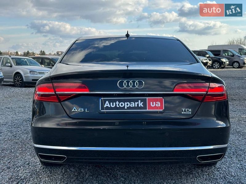 Седан Audi A8 2017 в Львове