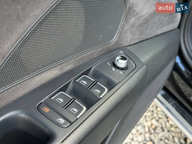 Седан Audi A8 2017 в Львове