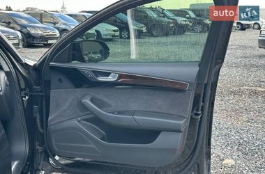 Седан Audi A8 2017 в Львове