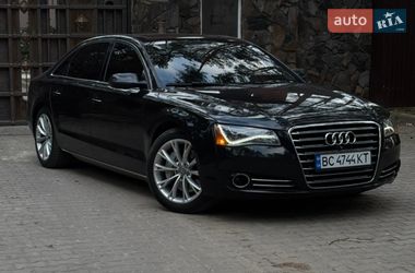 Седан Audi A8 2013 в Новояворовске