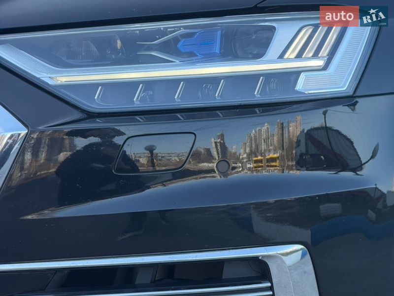 Седан Audi A8 2018 в Києві