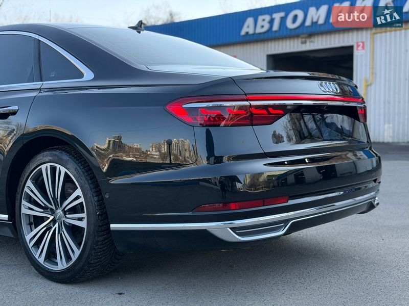 Седан Audi A8 2018 в Києві